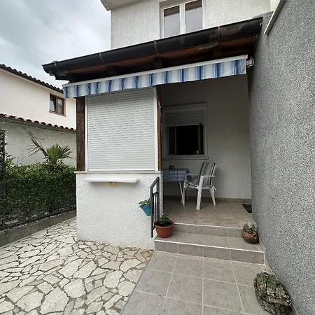 Apartment Vanda I Vlado *