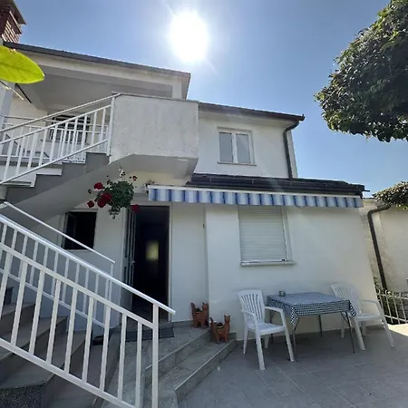 Apartment Vanda I Vlado *