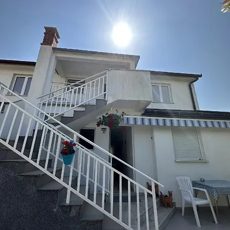 Apartment Vanda I Vlado *